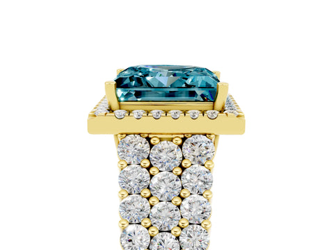 Yellow gold Princess Cut Halo Pavé Diamond Engagement Ring with Split Shank and Four-Prong Setting_5