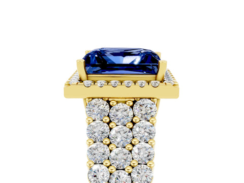 Yellow gold Princess Cut Halo Pavé Diamond Engagement Ring with Split Shank and Four-Prong Setting_5