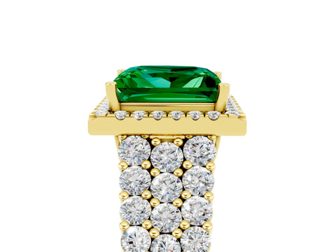 Yellow gold Princess Cut Halo Pavé Diamond Engagement Ring with Split Shank and Four-Prong Setting_5