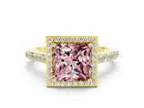 Yellow gold Princess Cut Halo Round Diamond Pavé Band with Four-Prong Setting