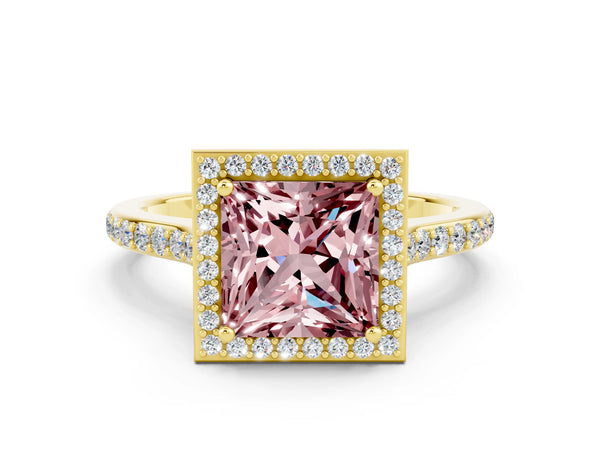 Yellow gold Princess Cut Halo Round Diamond Pavé Band with Four-Prong Setting