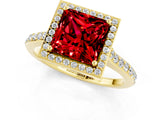 Yellow gold Princess Cut Halo Round Diamond Pavé Band with Four-Prong Setting_1
