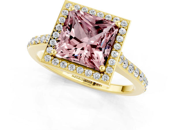 Yellow gold Princess Cut Halo Round Diamond Pavé Band with Four-Prong Setting