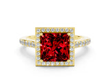 Yellow gold Princess Cut Halo Round Diamond Pavé Band with Four-Prong Setting