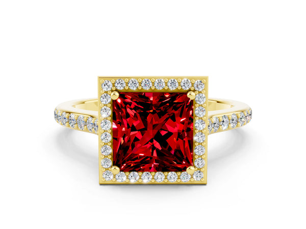 Yellow gold Princess Cut Halo Round Diamond Pavé Band with Four-Prong Setting
