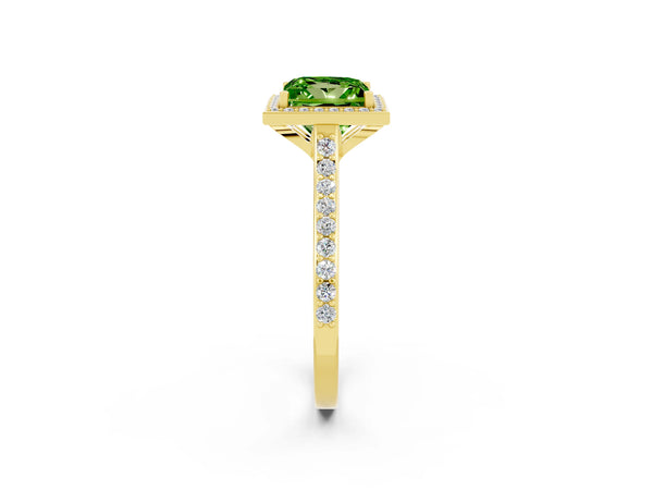 Yellow gold Princess Cut Halo Round Diamond Pavé Band with Four-Prong Setting