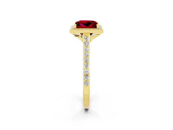 Yellow gold Princess Cut Halo Round Diamond Pavé Band with Four-Prong Setting