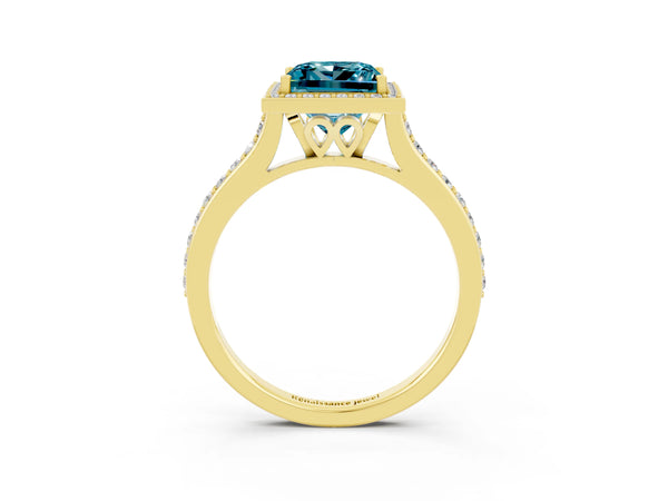 Yellow gold Princess Cut Halo Round Diamond Pavé Band with Four-Prong Setting