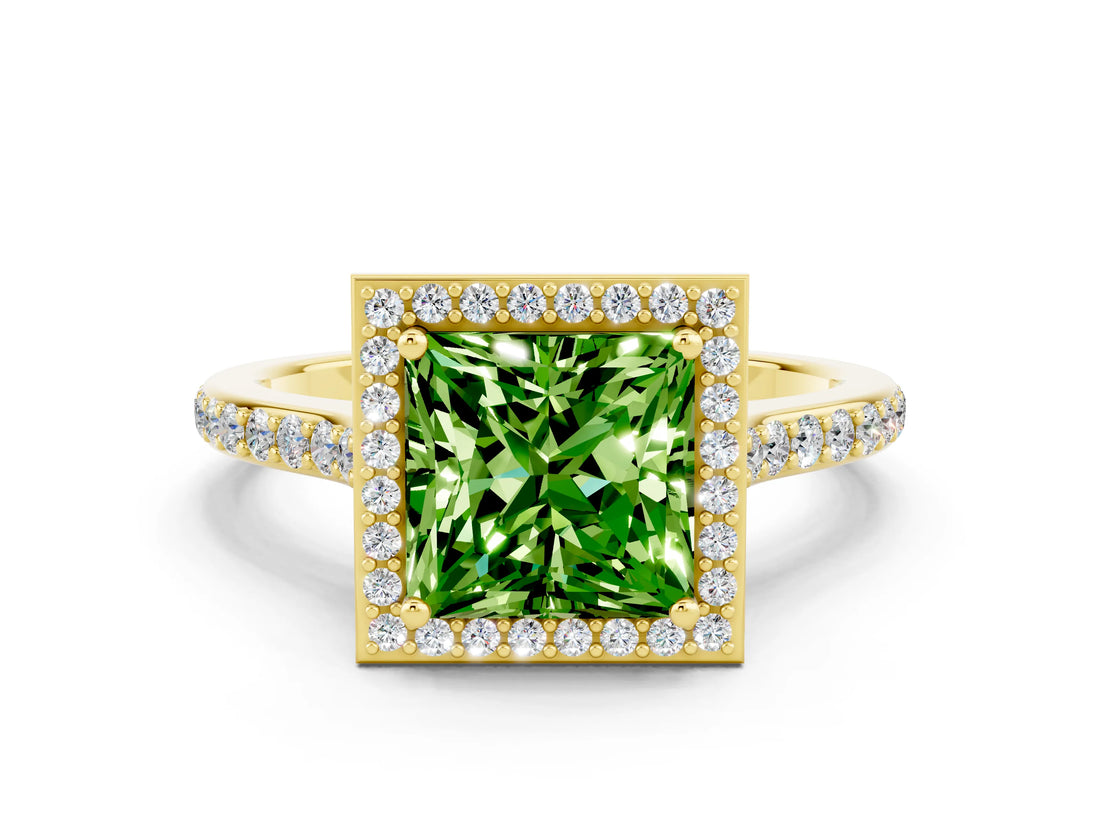 Yellow gold Princess Cut Halo Round Diamond Pavé Band with Four-Prong Setting