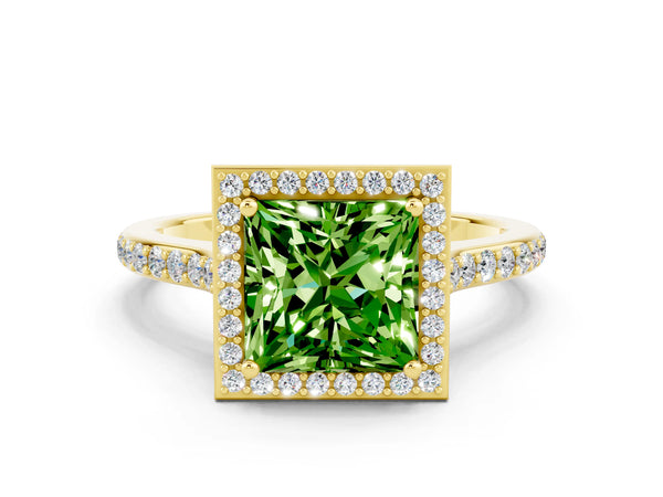 Yellow gold Princess Cut Halo Round Diamond Pavé Band with Four-Prong Setting