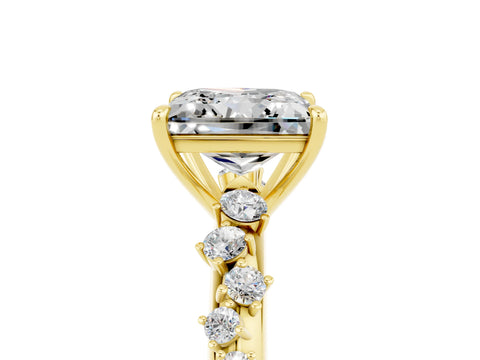 Yellow gold Princess Cut Moissanite Cluster Side Stone Solitaire Ring with Prong Setting_29