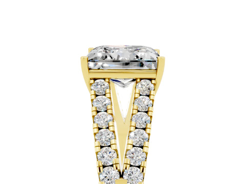 Yellow gold Princess Cut Moissanite Split Shank Pavé Engagement Ring with Four-Prong Setting_17