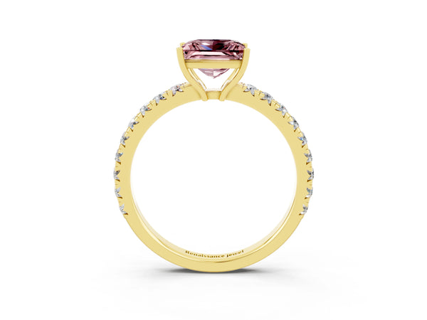 Yellow gold Princess Cut Morganite Pavé Solitaire Engagement Ring with Four-Prong Setting