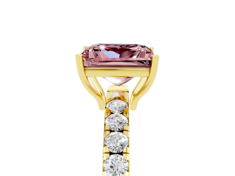 Yellow gold Princess Cut Morganite Pavé Solitaire Engagement Ring with Four-Prong Setting_17