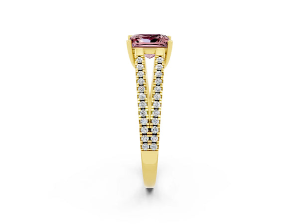 Yellow gold Princess Cut Morganite Solitaire Engagement Ring with Split Shank Pavé Band