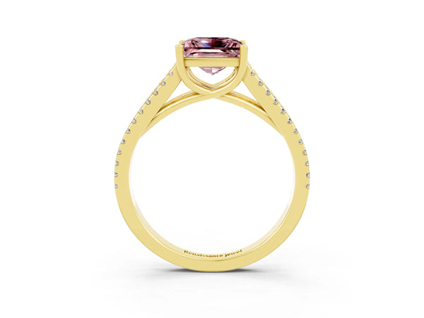 Yellow gold Princess Cut Morganite Solitaire Engagement Ring with Split Shank Pavé Band