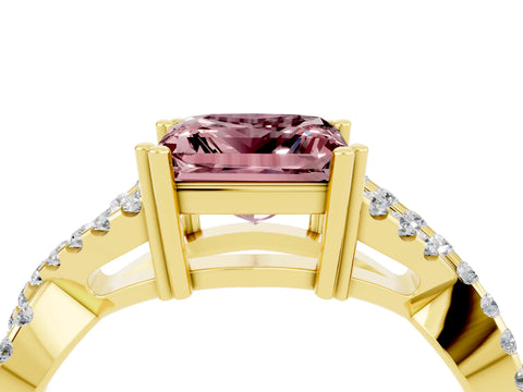 Yellow gold Princess Cut Morganite Solitaire Ring with Four-Prong Setting and Twisted Pavé Band_4