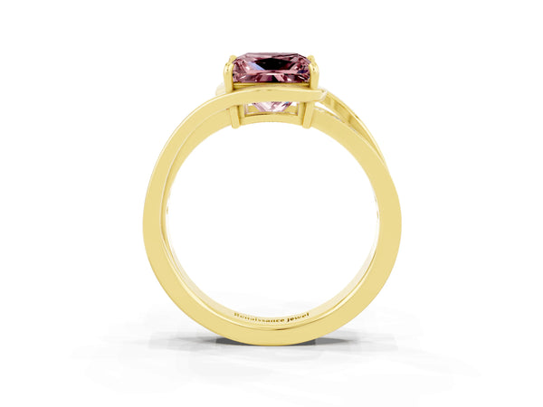 Yellow gold Princess Cut Morganite Solitaire Ring with Split Shank and Prong Setting