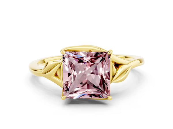Yellow gold Princess Cut Morganite Solitaire Ring with Twist Band and Four-Prong Setting