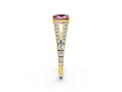 Yellow gold Princess Cut Morganite Split Shank Pavé Engagement Ring with Four-Prong Setting_14