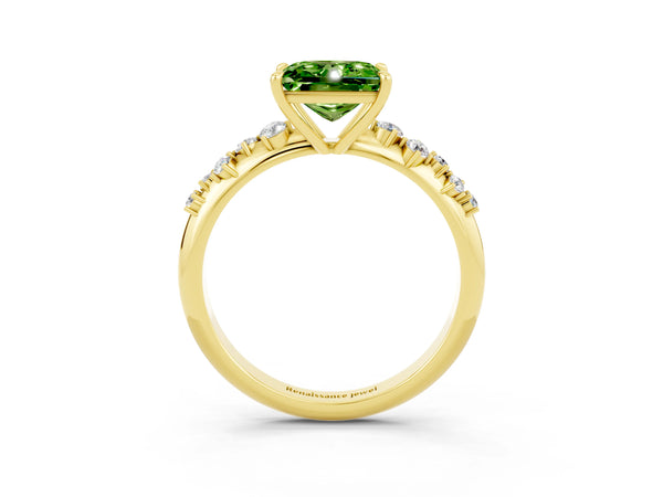 Yellow gold Princess Cut Peridot Cluster Side Stone Solitaire Ring with Prong Setting