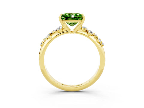 Yellow gold Princess Cut Peridot Cluster Side Stone Solitaire Ring with Prong Setting_27