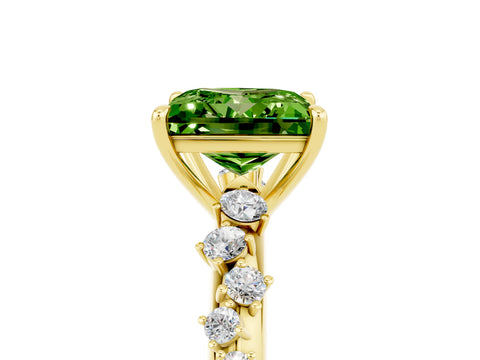 Yellow gold Princess Cut Peridot Cluster Side Stone Solitaire Ring with Prong Setting_29