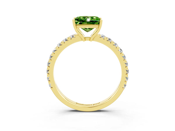Yellow gold Princess Cut Peridot Pavé Solitaire Engagement Ring with Four-Prong Setting