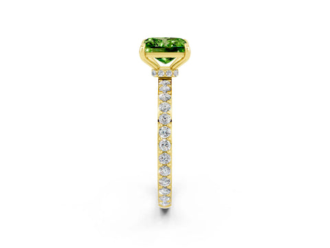 Yellow gold Princess Cut Peridot Ring with Pavé Band and Four-Prong Setting_2