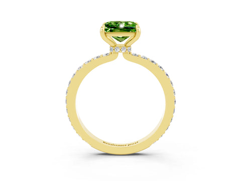 Yellow gold Princess Cut Peridot Ring with Pavé Band and Four-Prong Setting_3