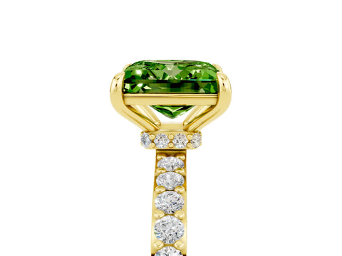 Yellow gold Princess Cut Peridot Ring with Pavé Band and Four-Prong Setting_5