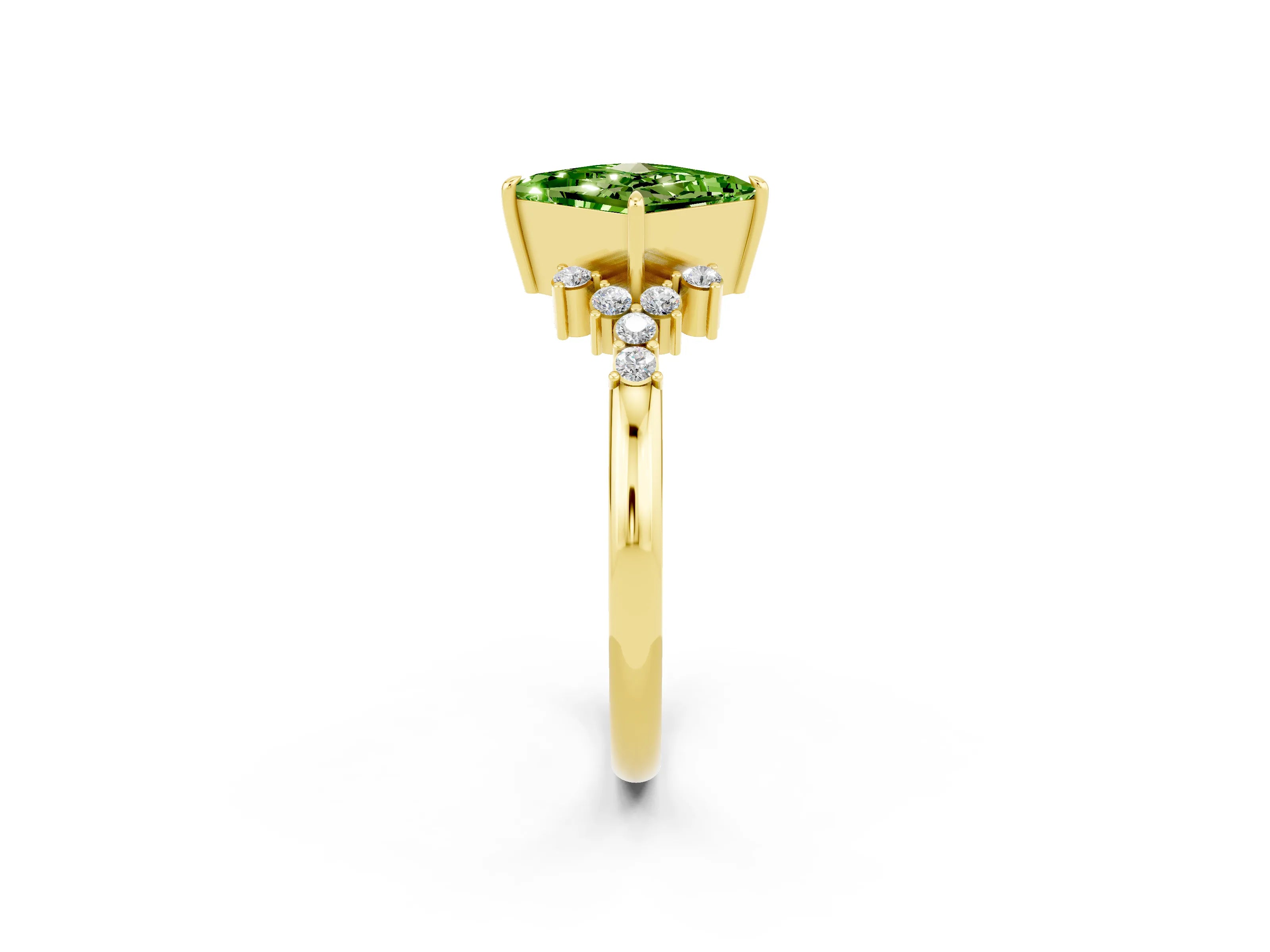 Yellow gold Princess Cut Peridot Ring with Side Stones and Four-Prong Setting_38