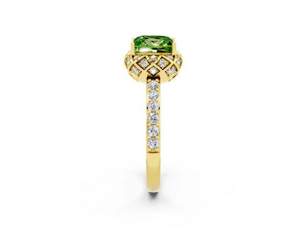Yellow gold Princess Cut Peridot Scalloped Halo Engagement Ring with Round Shared Prong Band