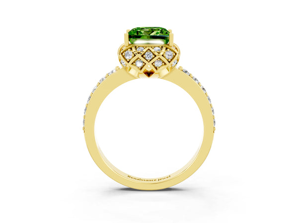 Yellow gold Princess Cut Peridot Scalloped Halo Engagement Ring with Round Shared Prong Band