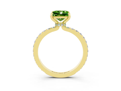 Yellow gold Princess Cut Peridot Solitaire Engagement Ring with Pavé Band and Four-Prong Setting_3