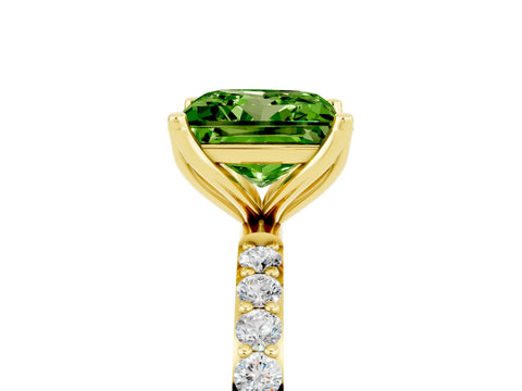 Yellow gold Princess Cut Peridot Solitaire Engagement Ring with Pavé Band and Prong Setting_5