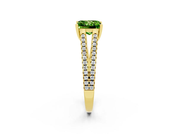 Yellow gold Princess Cut Peridot Solitaire Engagement Ring with Split Shank Pavé Band