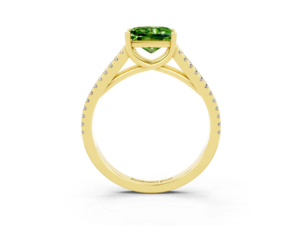 Yellow gold Princess Cut Peridot Solitaire Engagement Ring with Split Shank Pavé Band