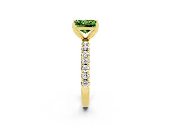 Yellow gold Princess Cut Peridot Solitaire Pavé Band with Four-Prong Setting