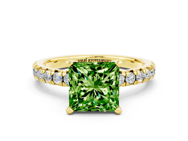 Yellow gold Princess Cut Peridot Solitaire Pavé Engagement Ring with Round Band and Prong Setting