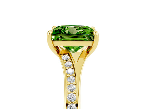 Yellow gold Princess Cut Peridot Solitaire Ring with Pavé Band and Prong Setting_17