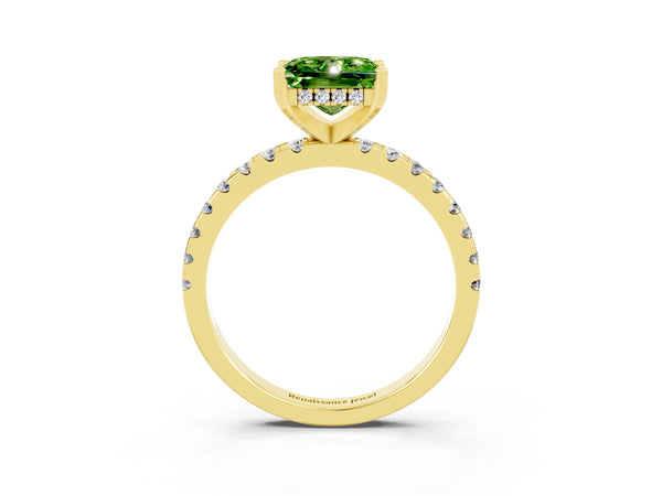 Yellow gold Princess Cut Peridot Solitaire Ring with Round Pavé Band and Four-Prong Setting