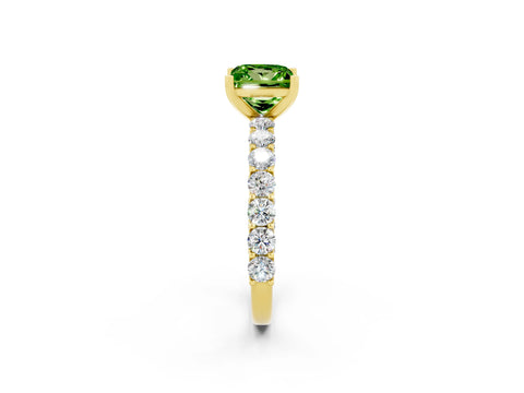 Yellow gold Princess Cut Peridot Solitaire Ring with Shared Prong Pavé Band and Four-Prong Setting_2