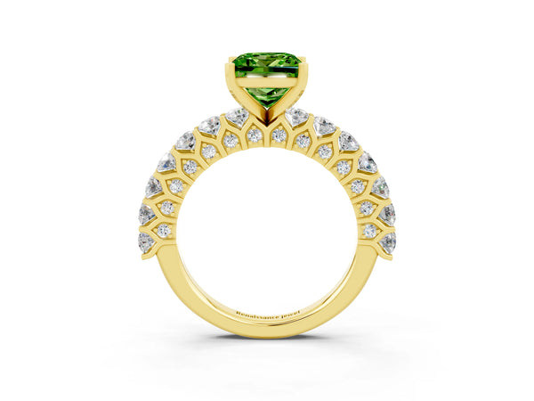Yellow gold Princess Cut Peridot Solitaire Ring with Shared Prong Pavé Band and Four-Prong Setting