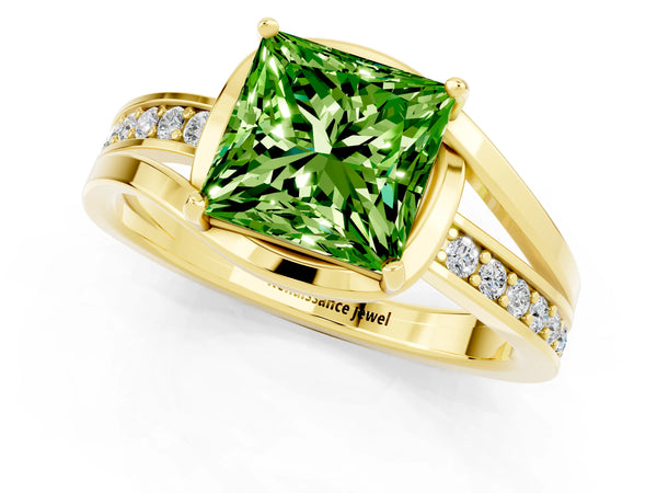 Yellow gold Princess Cut Peridot Solitaire Ring with Split Shank and Prong Setting