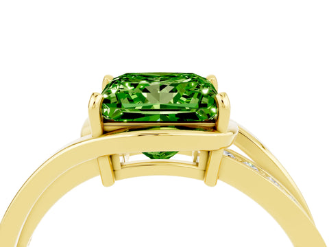 Yellow gold Princess Cut Peridot Solitaire Ring with Split Shank and Prong Setting_4