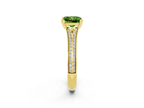 Yellow gold Princess Cut Peridot Split Shank Engagement Ring with Pavé Band_2