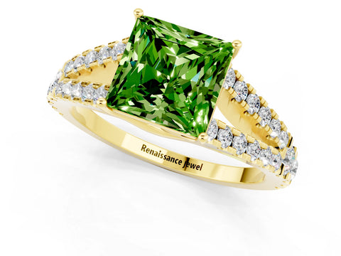 Yellow gold Princess Cut Peridot Split Shank Pavé Engagement Ring with Four-Prong Setting_13