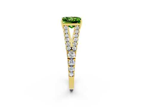 Yellow gold Princess Cut Peridot Split Shank Pavé Engagement Ring with Four-Prong Setting_14