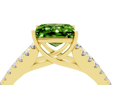 Yellow gold Princess Cut Peridot Split Shank Pavé Engagement Ring with Four-Prong Setting_16
